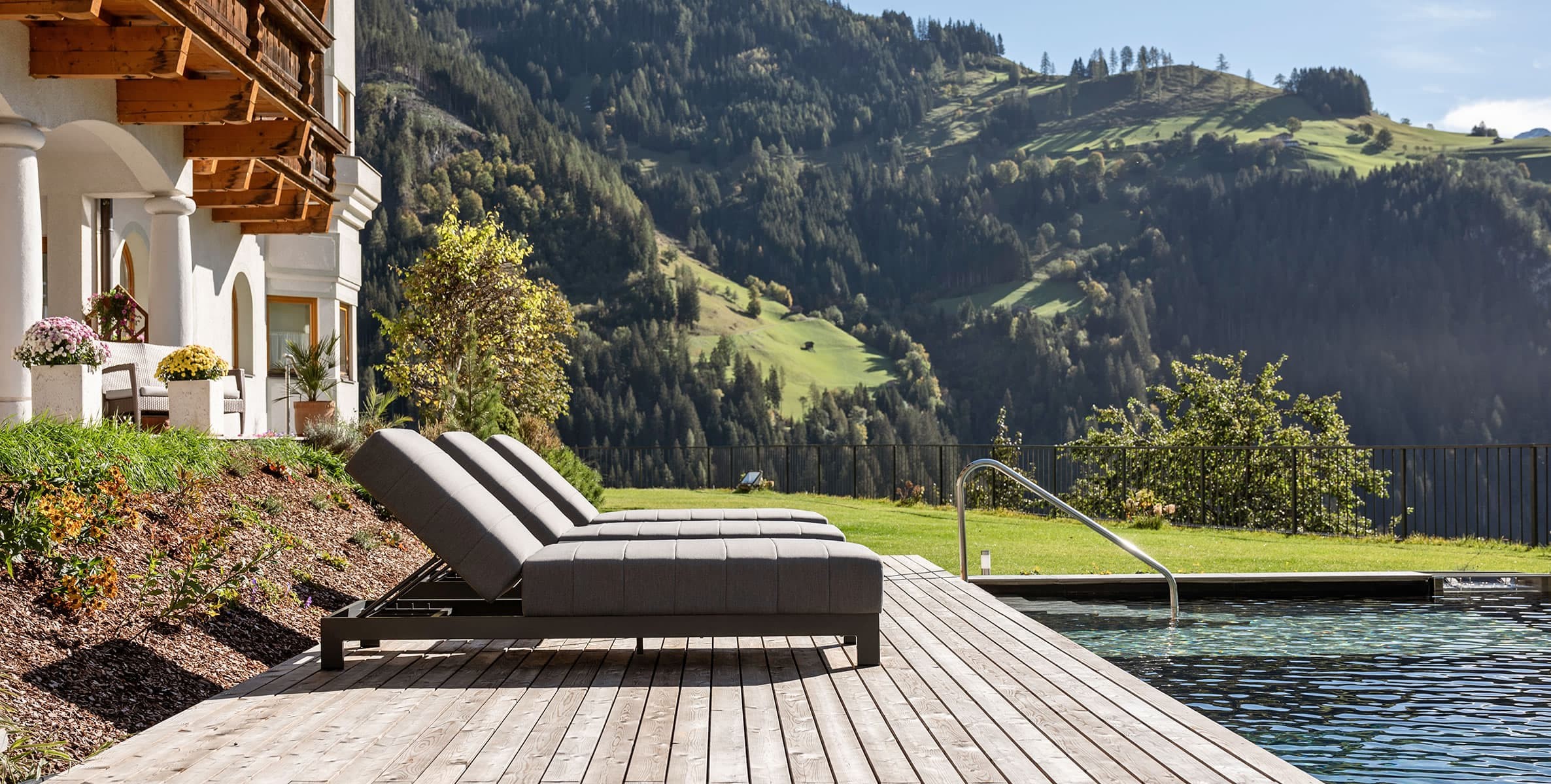 Sonnenliegen am Steg