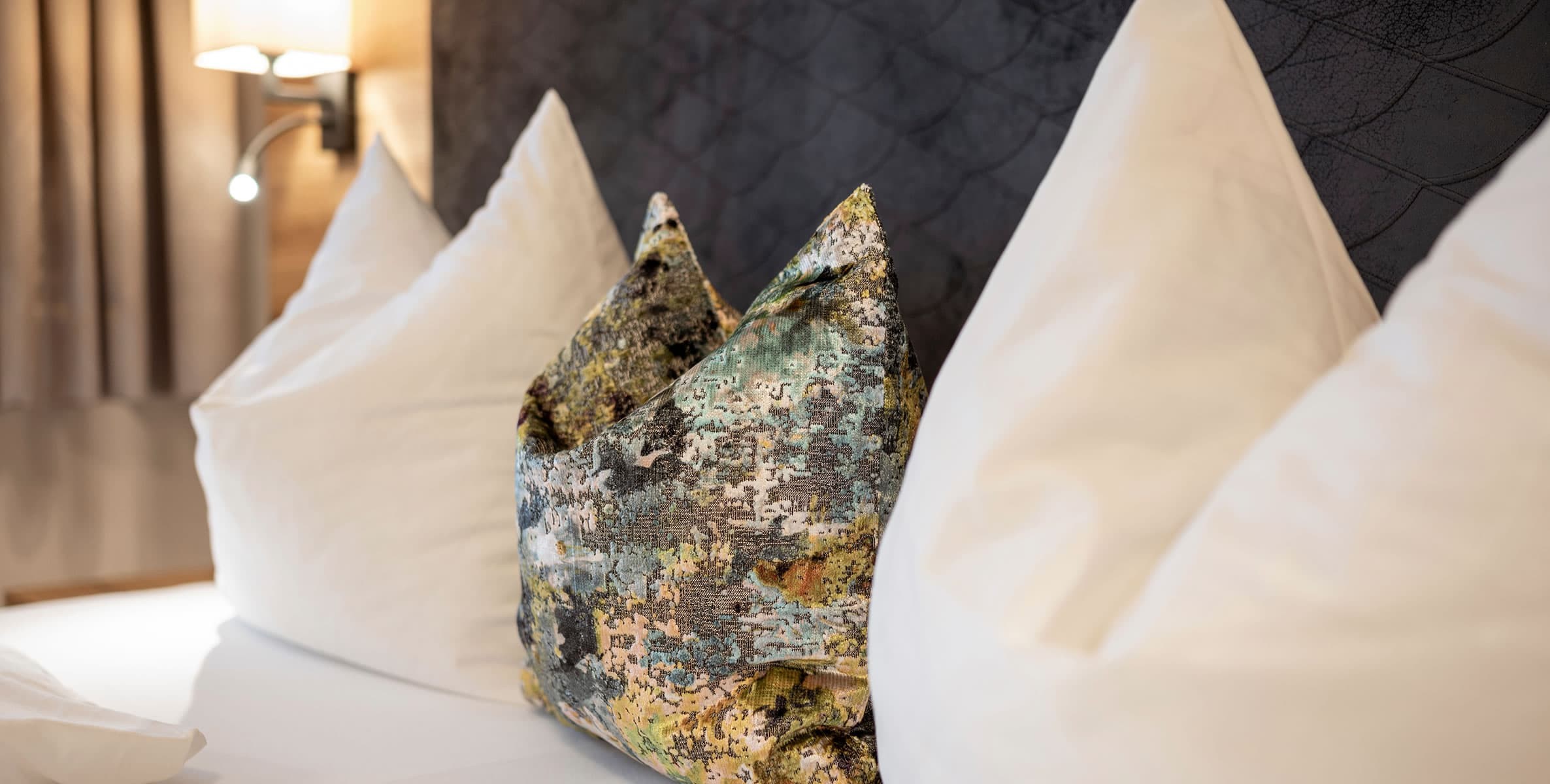 Kissen am Doppelbett